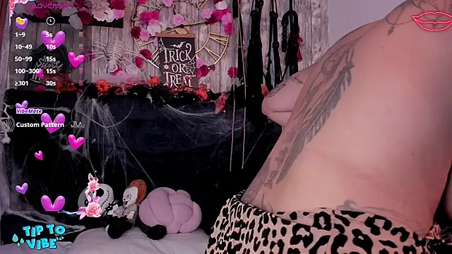 Neko Misaki online show from 11.11.25