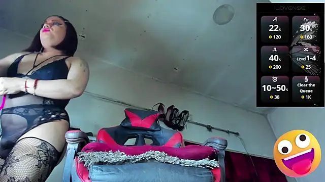 Snapshot of Trixy_star_horney chatting on 12.19.25 Trixy star horney online show from 12.19.25