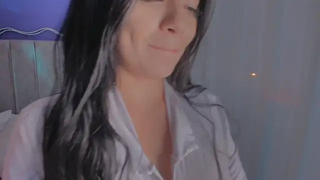 EvaaStevens online show from 04.18.26