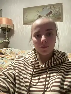 Snapshot of AlisaKissss chatting on 12.29.24 AlisaKissss online show from 12.29.24