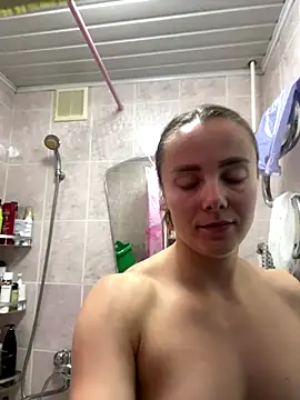 Snapshot of AlisaKissss chatting on 09.22.25 AlisaKissss online show from 09.22.25