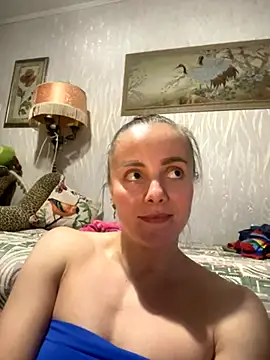 Snapshot of AlisaKissss chatting on 10.13.25 AlisaKissss online show from 10.13.25