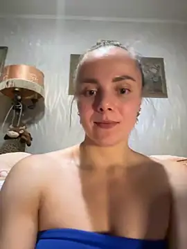 Snapshot of AlisaKissss chatting on 10.16.25 AlisaKissss online show from 10.16.25