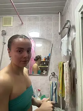 Snapshot of AlisaKissss chatting on 11.17.25 AlisaKissss online show from 11.17.25