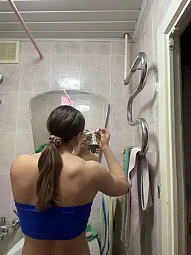 Snapshot of AlisaKissss chatting on 12.16.25 AlisaKissss online show from 12.16.25