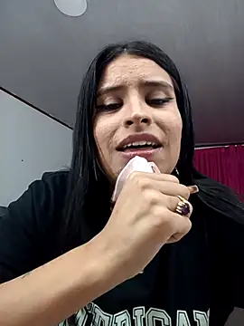 Snapshot of _elektrah chatting on 11.01.25 elektrah online show from 11.01.25