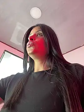 Snapshot of _elektrah chatting on 02.17.26 elektrah online show from 02.17.26