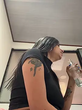 Snapshot of _elektrah chatting on 02.22.26 elektrah online show from 02.22.26