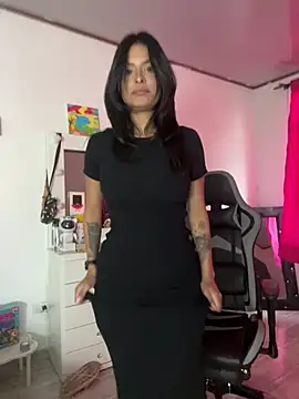 Snapshot of _elektrah chatting on 06.27.26 elektrah online show from 06.27.26