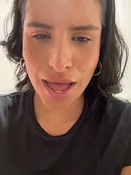 Snapshot of _elektrah chatting on 07.17.26 elektrah online show from 07.17.26
