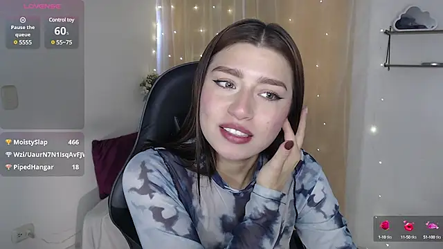 Snapshot of mily_thomson_b_ chatting on 02.12.25 mily thomson b online show from 02.12.25