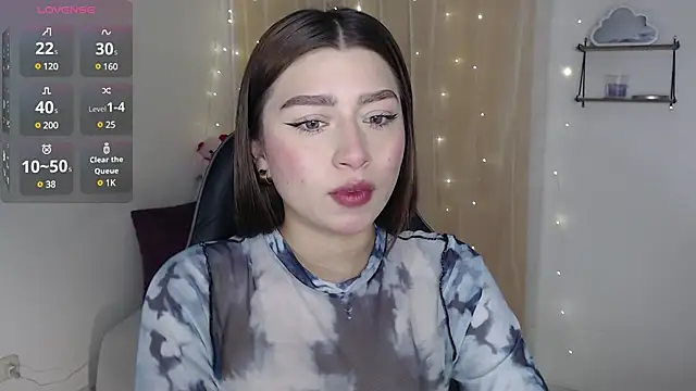 Snapshot of mily_thomson_b_ chatting on 02.21.25 mily thomson b online show from 02.21.25