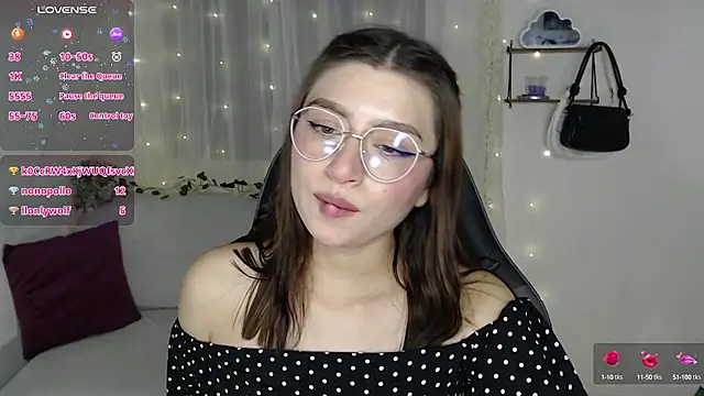 Snapshot of mily_thomson_b_ chatting on 03.14.25 mily thomson b online show from 03.14.25