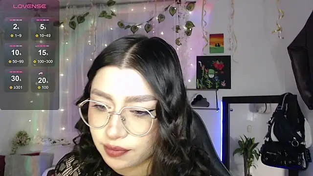 Snapshot of mily_thomson_b_ chatting on 10.02.25 mily thomson b online show from 10.02.25