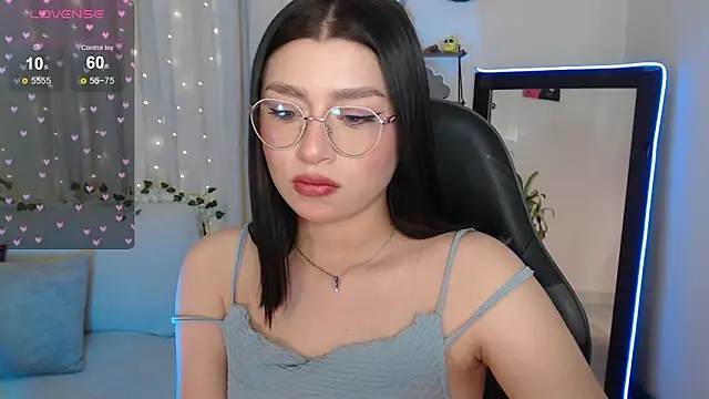 mily thomson b  online show from 11.10.25