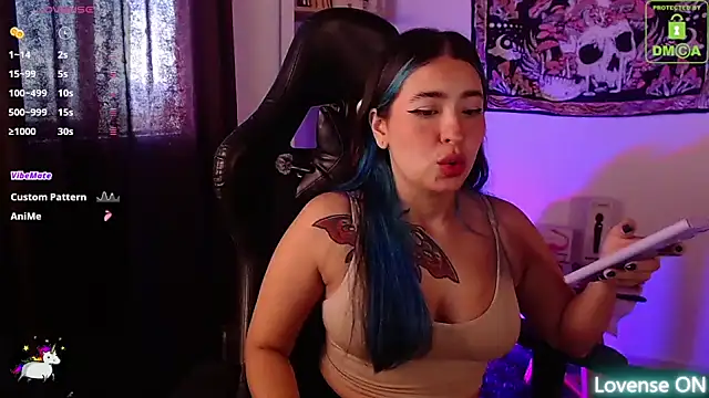 sweetcoralinee online show from 09.25.25