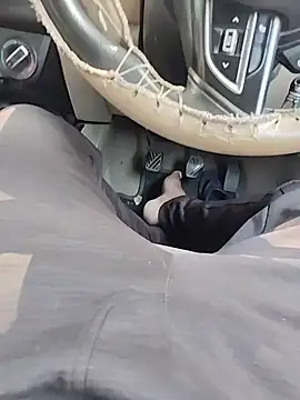 Snapshot of DADDY69SS chatting on 10.23.25 DADDY69SS online show from 10.23.25