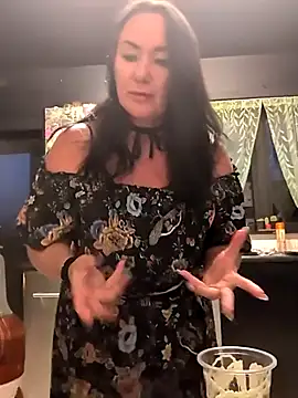 Snapshot of KinkyLittleWitch chatting on 07.08.26 KinkyLittleWitch online show from 07.08.26
