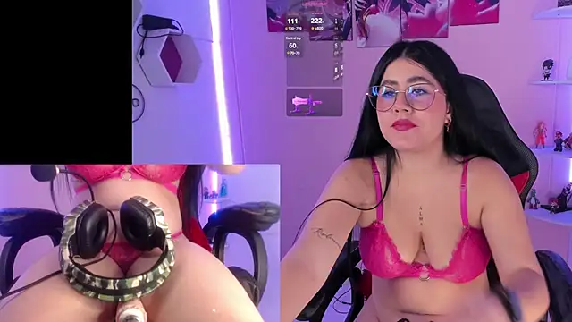 Snapshot of DanielaHang chatting on 12.14.24 DanielaHang online show from 12.14.24