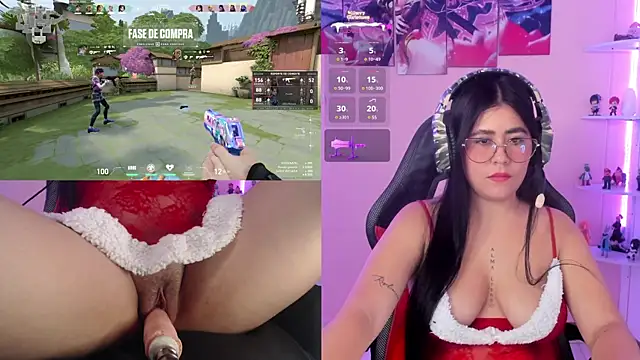 Snapshot of DanielaHang chatting on 12.31.24 DanielaHang online show from 12.31.24
