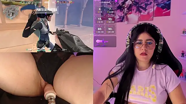 Snapshot of DanielaHang chatting on 01.11.25 DanielaHang online show from 01.11.25