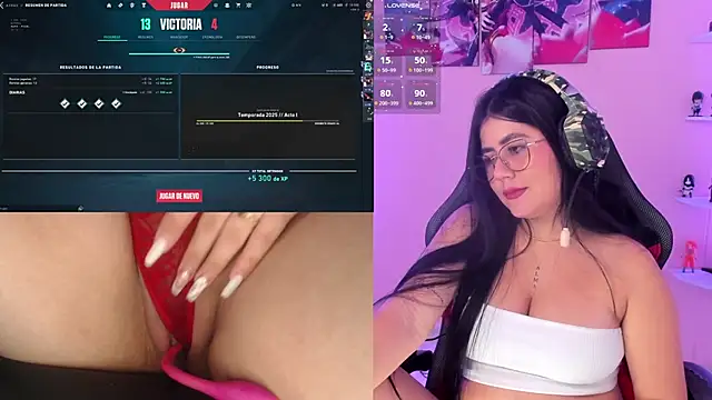 Snapshot of DanielaHang chatting on 02.03.25 DanielaHang online show from 02.03.25