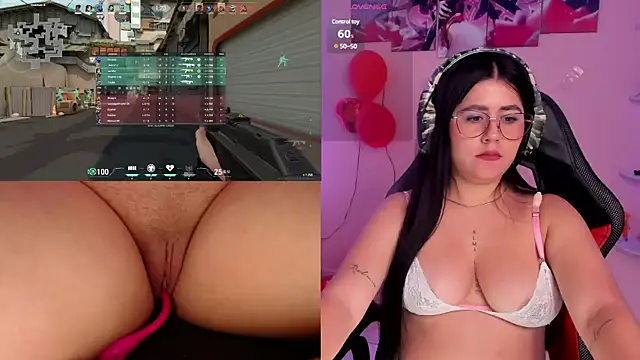 Snapshot of DanielaHang chatting on 02.17.25 DanielaHang online show from 02.17.25