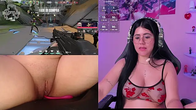 Snapshot of DanielaHang chatting on 02.28.25 DanielaHang online show from 02.28.25