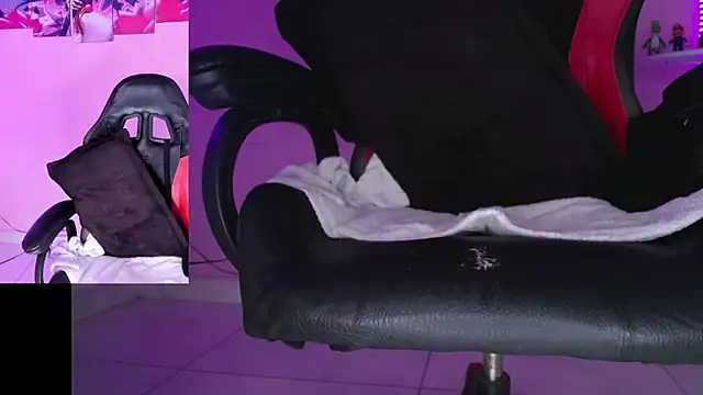 DanielaHang online show from 11.25.25