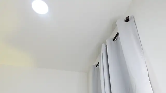 khloe kaczka  online show from 01.04.25