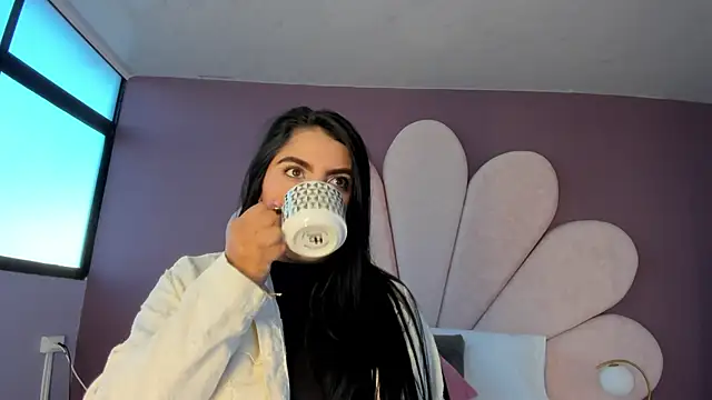 Snapshot of PaulinaDuarte chatting on 01.23.25 PaulinaDuarte online show from 01.23.25