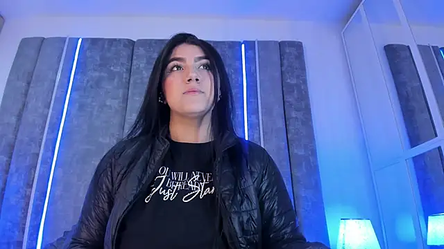 Snapshot of PaulinaDuarte chatting on 03.12.25 PaulinaDuarte online show from 03.12.25