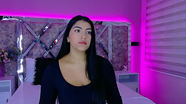Snapshot of PaulinaDuarte chatting on 09.18.25 PaulinaDuarte online show from 09.18.25