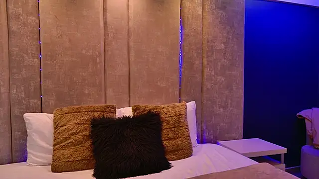Snapshot of PaulinaDuarte chatting on 09.22.25 PaulinaDuarte online show from 09.22.25