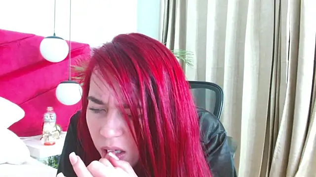 Snapshot of Sophie_ponce chatting on 07.06.26 Sophie ponce online show from 07.06.26