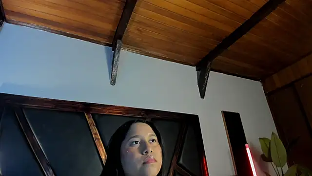 Snapshot of EmiliWilliams chatting on 04.21.26 EmiliWilliams online show from 04.21.26