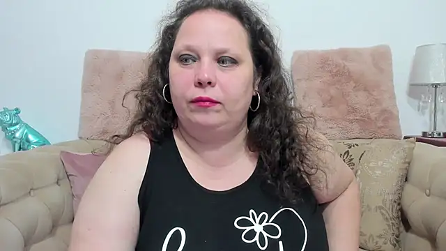 Snapshot of KarolineJoyy chatting on 02.12.25 KarolineJoyy online show from 02.12.25