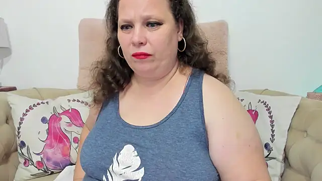 Snapshot of KarolineJoyy chatting on 10.10.25 KarolineJoyy online show from 10.10.25