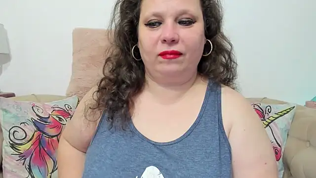 Snapshot of KarolineJoyy chatting on 11.26.25 KarolineJoyy online show from 11.26.25