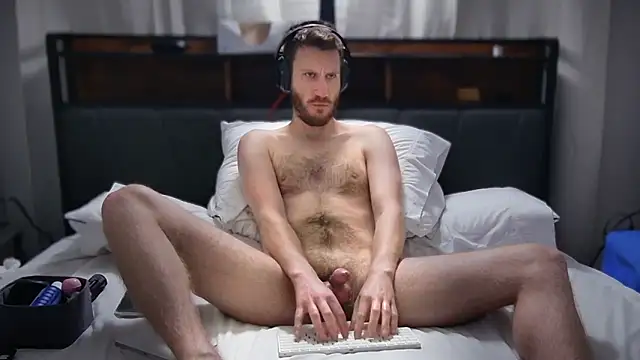 Snapshot of SpunDaddiesBoi chatting on 12.24.24 SpunDaddiesBoi online show from 12.24.24