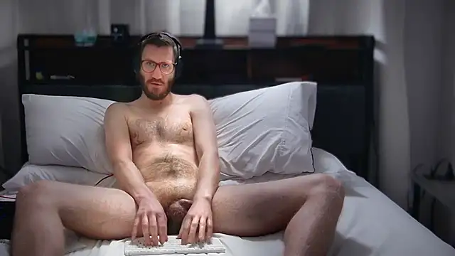 Snapshot of SpunDaddiesBoi chatting on 01.31.25 SpunDaddiesBoi online show from 01.31.25