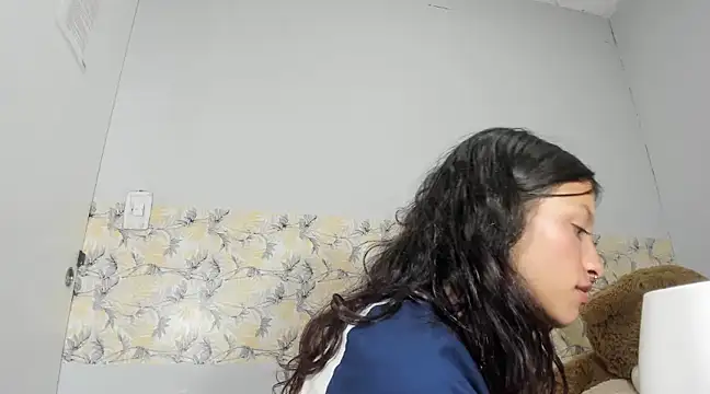 Emma-Wilson online show from 02.03.25