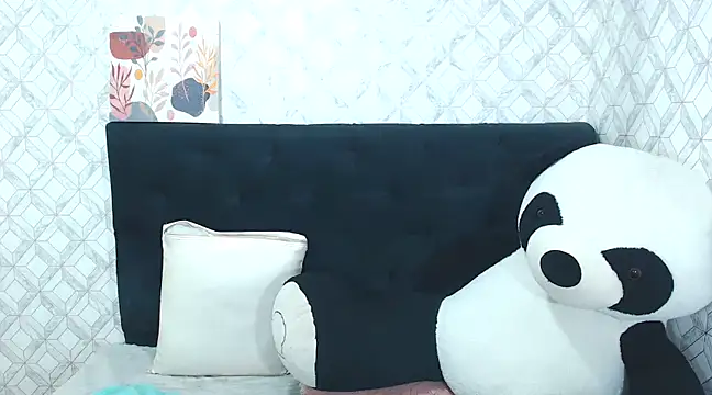 Emma-Wilson online show from 02.06.25