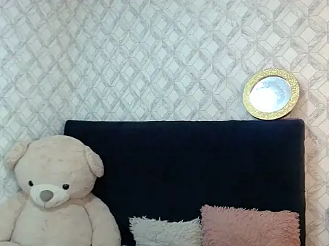 Snapshot of Emma-Wilson chatting on 02.07.26 Emma-Wilson online show from 02.07.26