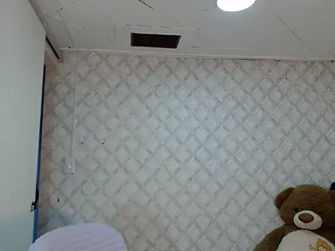 Snapshot of Emma-Wilson chatting on 02.26.26 Emma-Wilson online show from 02.26.26