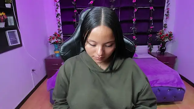 sweelanna   online show from 03.15.25