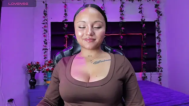 Snapshot of sweelanna__ chatting on 03.01.26 sweelanna online show from 03.01.26