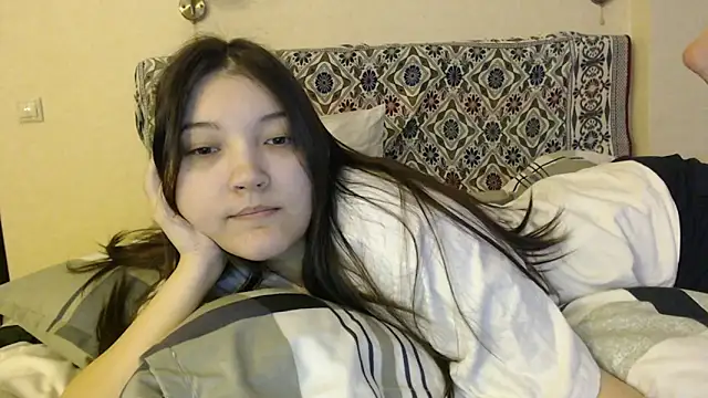 Snapshot of AlisaDevis chatting on 12.15.24 AlisaDevis online show from 12.15.24