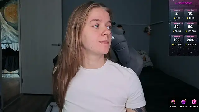 Snapshot of candy_maggie chatting on 09.11.25 candy maggie online show from 09.11.25