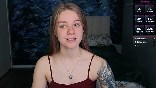 Snapshot of candy_maggie chatting on 04.22.26 candy maggie online show from 04.22.26